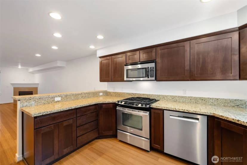 Property photo for 935 N 97th Street #b, Seattle photo 10
