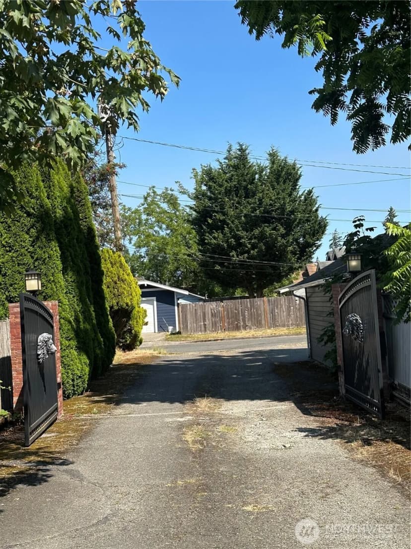 Property photo for 5821 S Sheridan Avenue, Tacoma photo 2