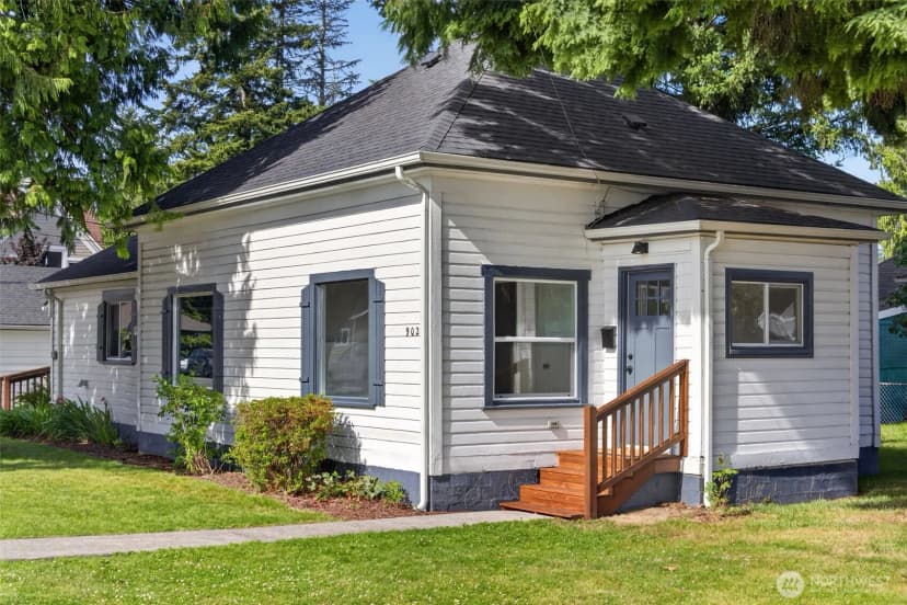 Property photo for 902 Fidalgo Street, Sedro Woolley photo 3