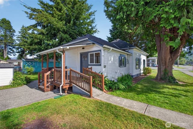 Property photo for 902 Fidalgo Street, Sedro Woolley photo 4