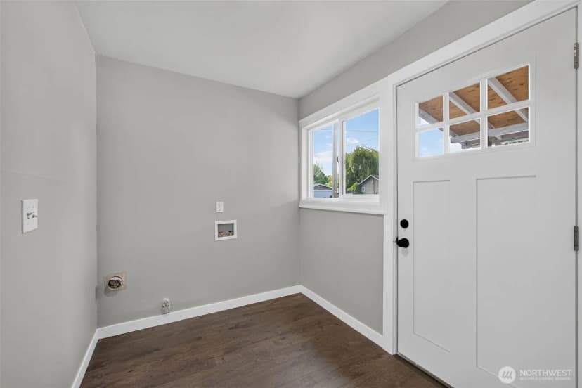 Property photo for 902 Fidalgo Street, Sedro Woolley photo 7