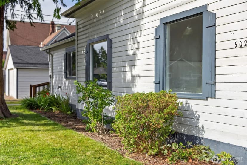 Property photo for 902 Fidalgo Street, Sedro Woolley photo 31