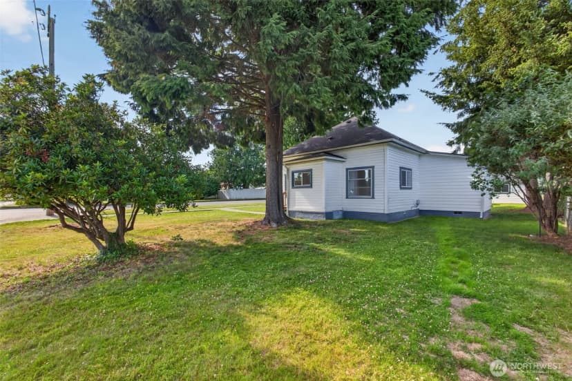 Property photo for 902 Fidalgo Street, Sedro Woolley photo 29