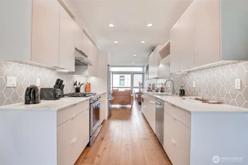 Property photo for 3025 62nd Avenue Sw, Seattle photo 13