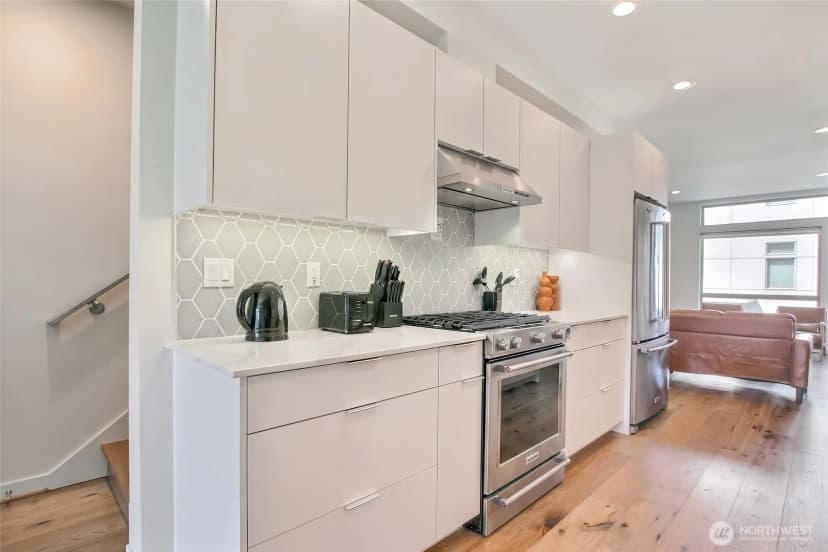 Property photo for 3025 62nd Avenue Sw, Seattle photo 12