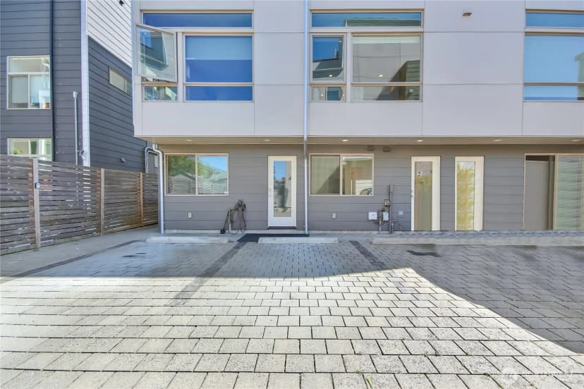 Property photo for 3025 62nd Avenue Sw, Seattle photo 25