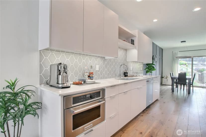 Property photo for 3025 62nd Avenue Sw, Seattle photo 11