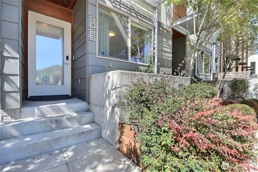Property photo for 3025 62nd Avenue Sw, Seattle photo 4