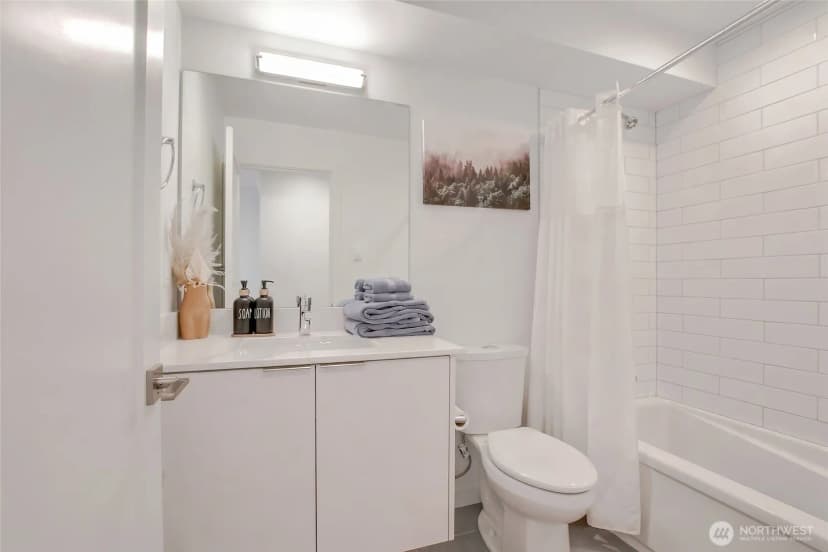 Property photo for 3025 62nd Avenue Sw, Seattle photo 21