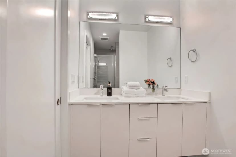 Property photo for 3025 62nd Avenue Sw, Seattle photo 16