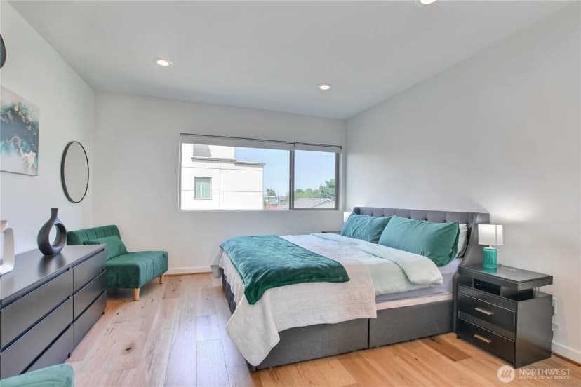 Property photo for 3025 62nd Avenue Sw, Seattle photo 15