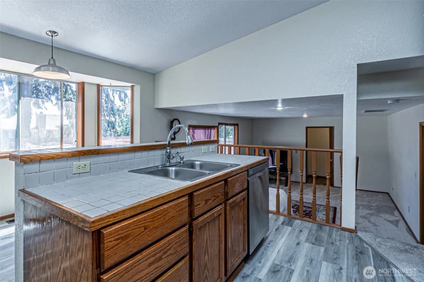 Property photo for 6305 75th Avenue Ct W, University Place photo 11