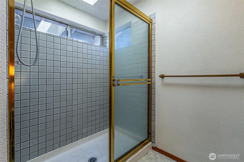Property photo for 6305 75th Avenue Ct W, University Place photo 22