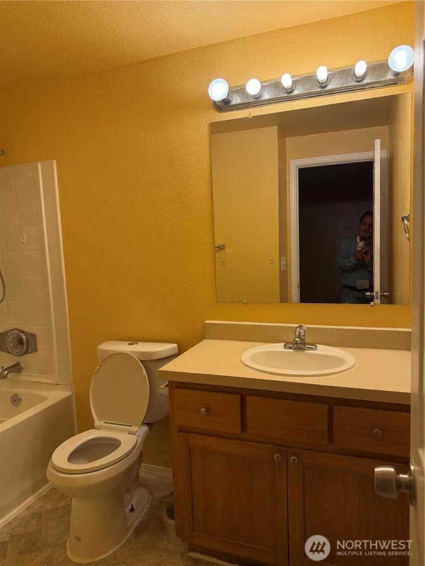 Property photo for 26221 116th Avenue Se #f105, Kent photo 8