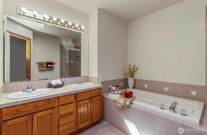 Property photo for 25 166th Place Se, Mill Creek photo 30