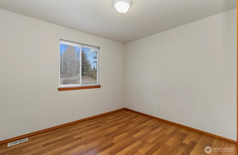 Property photo for 25 166th Place Se, Mill Creek photo 34