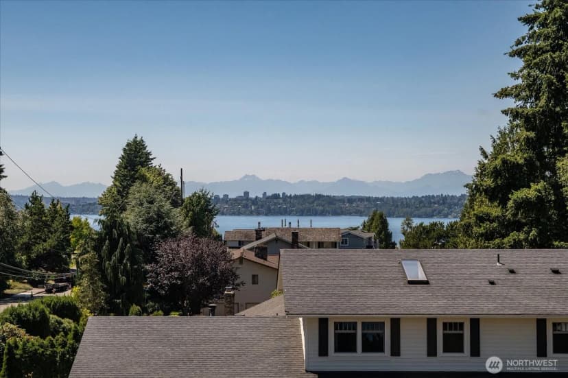 Property photo for 10602 Ne 60th Street, Kirkland