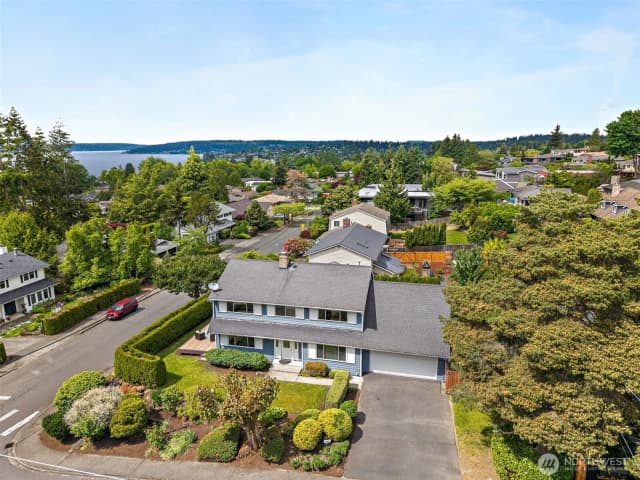 Property photo for 10602 Ne 60th Street, Kirkland photo 4