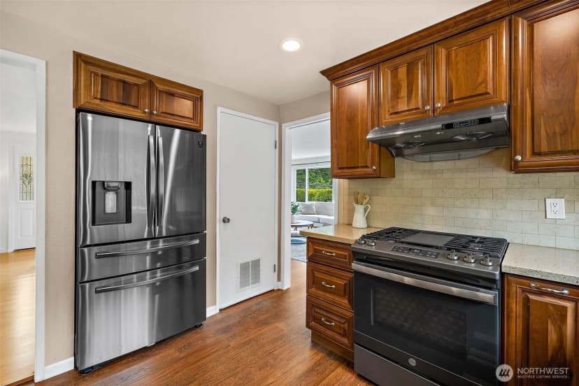 Property photo for 10602 Ne 60th Street, Kirkland photo 18