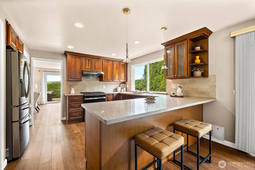 Property photo for 10602 Ne 60th Street, Kirkland photo 16