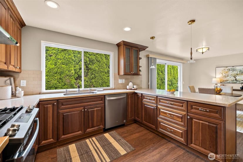 Property photo for 10602 Ne 60th Street, Kirkland photo 15