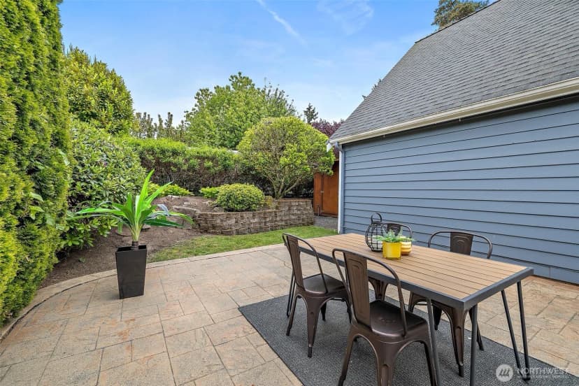 Property photo for 10602 Ne 60th Street, Kirkland photo 33