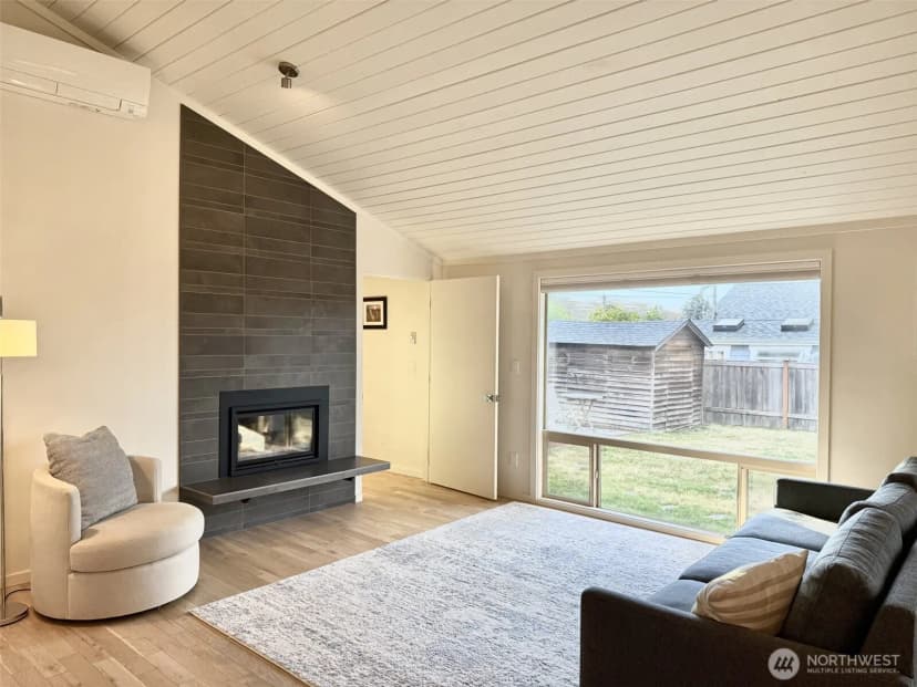 Property photo for 220 Sixth Street, Langley photo 8