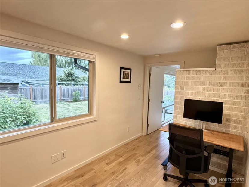 Property photo for 220 Sixth Street, Langley photo 11