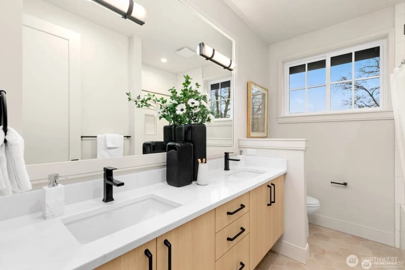 Property photo for 3032 Ne Blakeley Street, Seattle photo 19