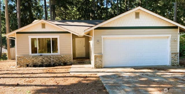 Property photo for 18310 Blue Hills Drive Se, Yelm photo 2