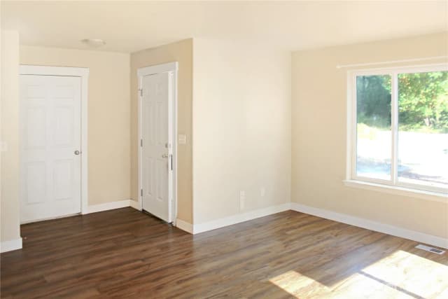 Property photo for 18310 Blue Hills Drive Se, Yelm photo 5