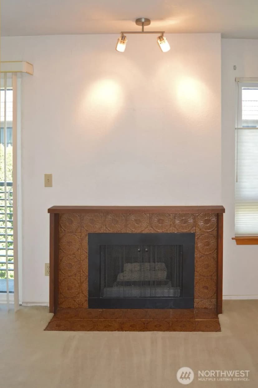 Property photo for 11300 1st Avenue Ne #321, Seattle photo 17