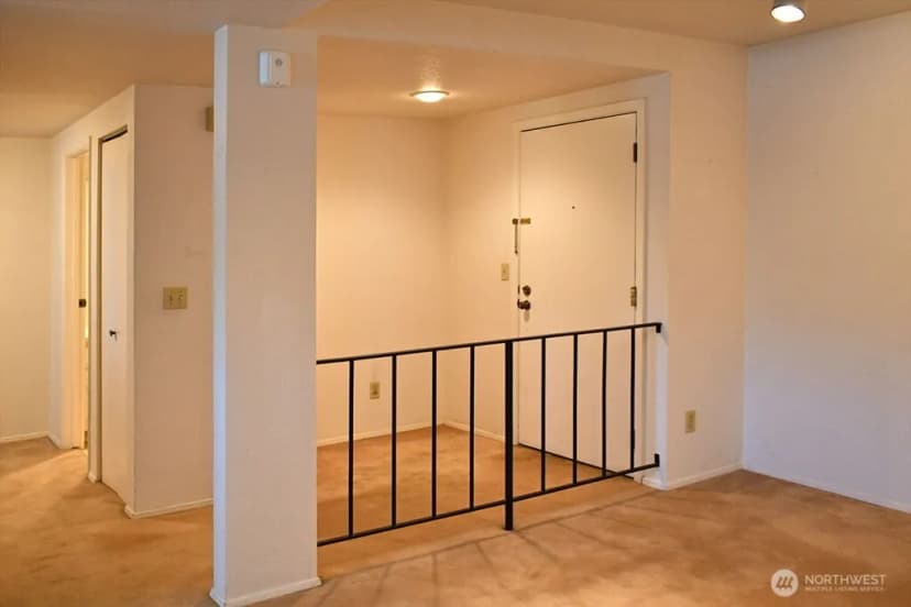 Property photo for 11300 1st Avenue Ne #321, Seattle photo 6