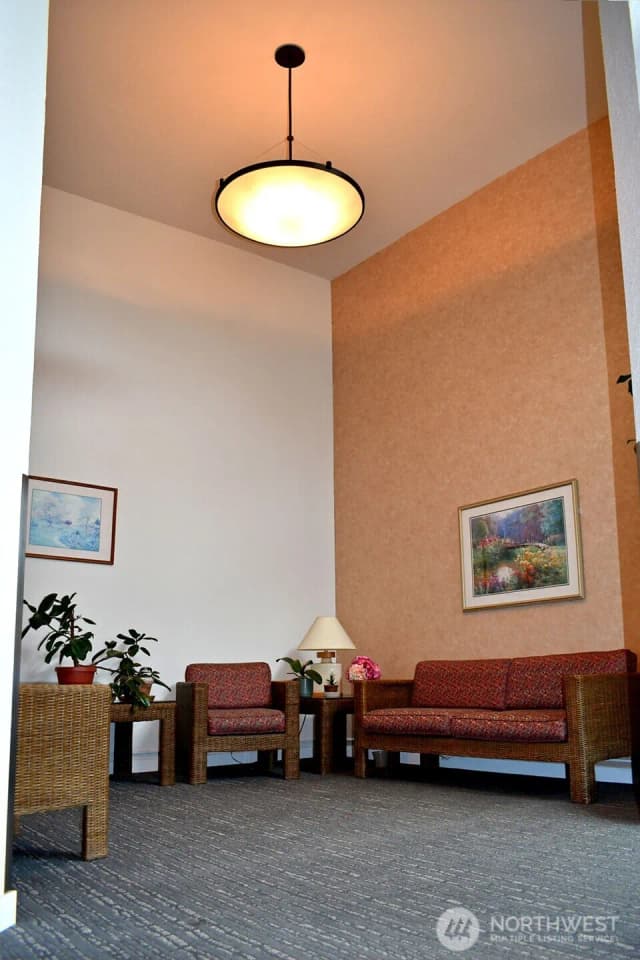 Property photo for 11300 1st Avenue Ne #321, Seattle photo 4