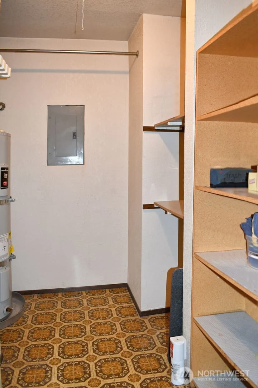Property photo for 11300 1st Avenue Ne #321, Seattle photo 30