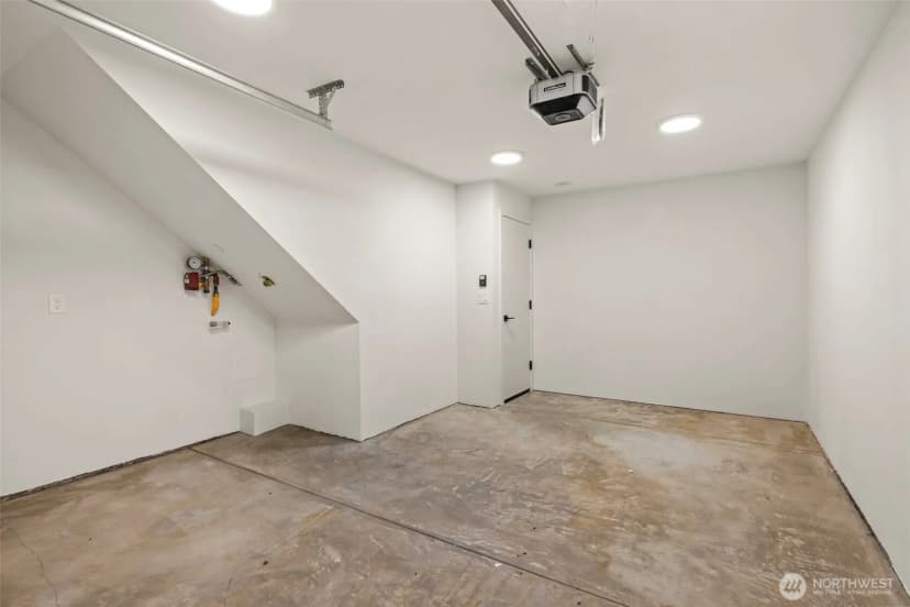 Property photo for 4105 25th Avenue Sw, Seattle photo 10