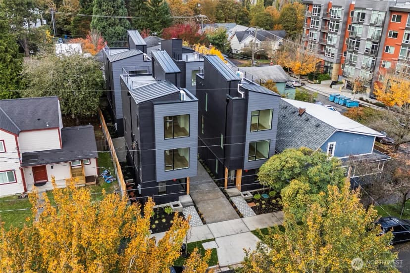 Property photo for 4105 25th Avenue Sw, Seattle photo 15