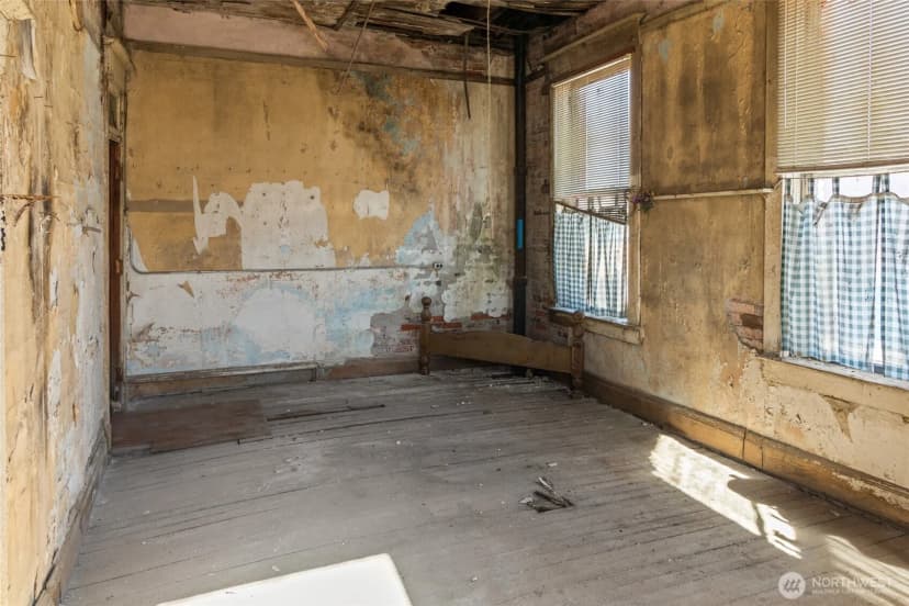 Property photo for 101 W 2nd Street, Lind photo 32