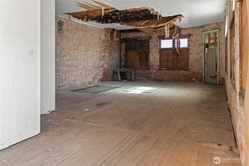 Property photo for 101 W 2nd Street, Lind photo 19