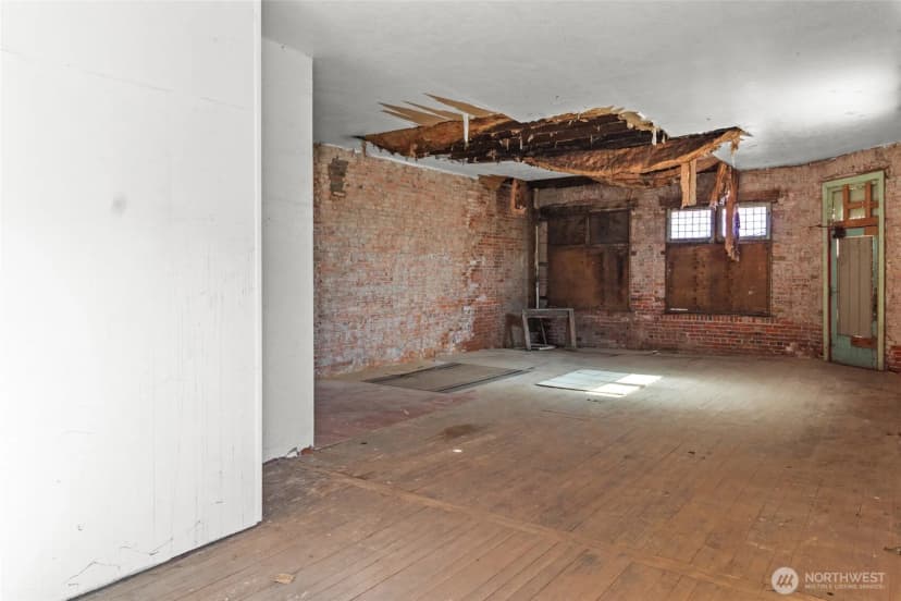 Property photo for 101 W 2nd Street, Lind photo 13
