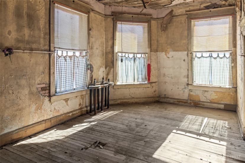 Property photo for 101 W 2nd Street, Lind photo 30