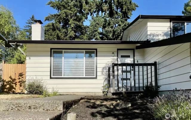 Property photo for 1261 150th Avenue Se, Bellevue photo 5
