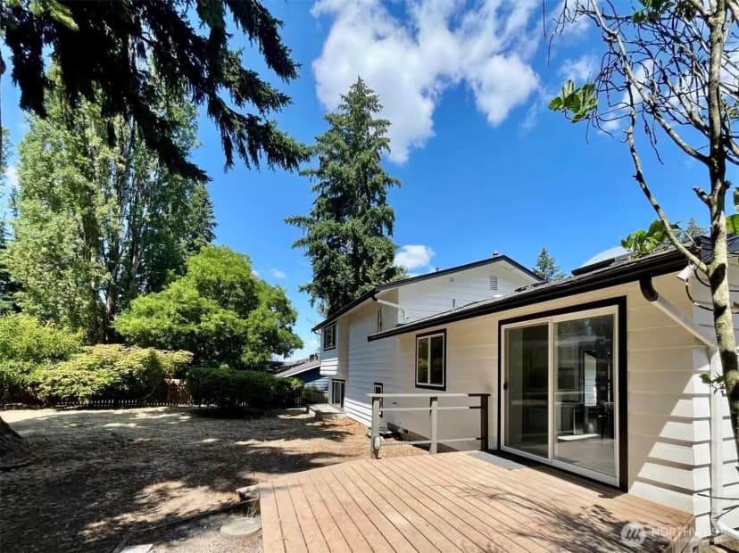 Property photo for 1261 150th Avenue Se, Bellevue photo 31