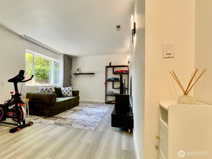 Property photo for 1261 150th Avenue Se, Bellevue photo 28
