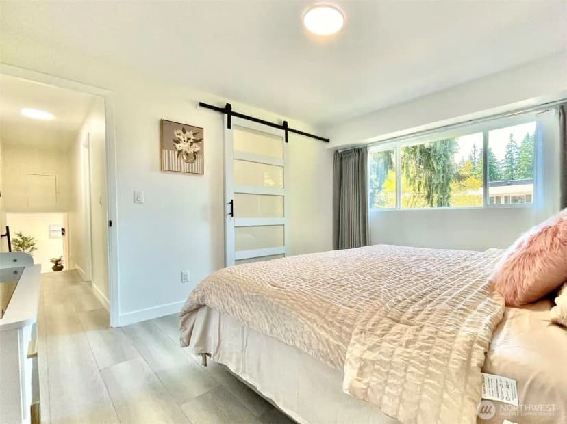 Property photo for 1261 150th Avenue Se, Bellevue photo 19