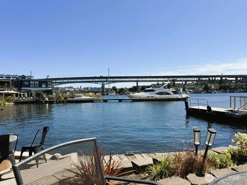 Property photo for 2401 N Northlake Way #e9, Seattle photo 27