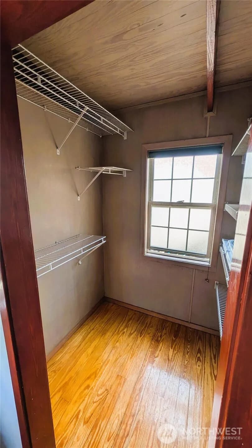 Property photo for 2401 N Northlake Way #e9, Seattle photo 16