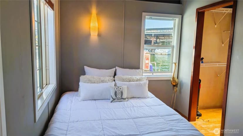 Property photo for 2401 N Northlake Way #e9, Seattle photo 13