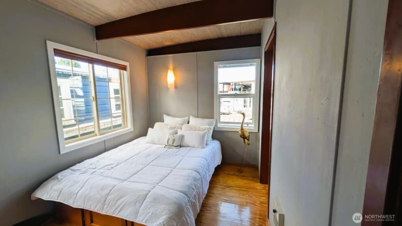 Property photo for 2401 N Northlake Way #e9, Seattle photo 14