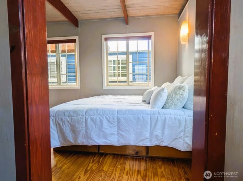 Property photo for 2401 N Northlake Way #e9, Seattle photo 15